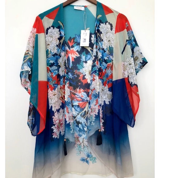 Johnny was NWT 💯 silk Marritt kimono size medium can fit up to xl - Picture 2 of 5